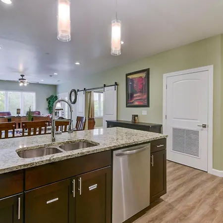 Luxury Condos At Thousand Hills - Heart Of Branson - Beautifully Remodeled - Spacious And Affordable Room photo