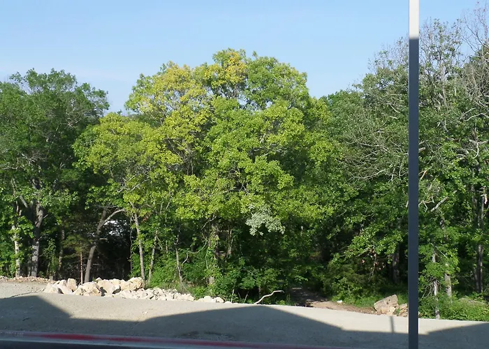 Luxury Condos At Thousand Hills - Heart Of Branson - Beautifully Remodeled - Spacious And Affordable