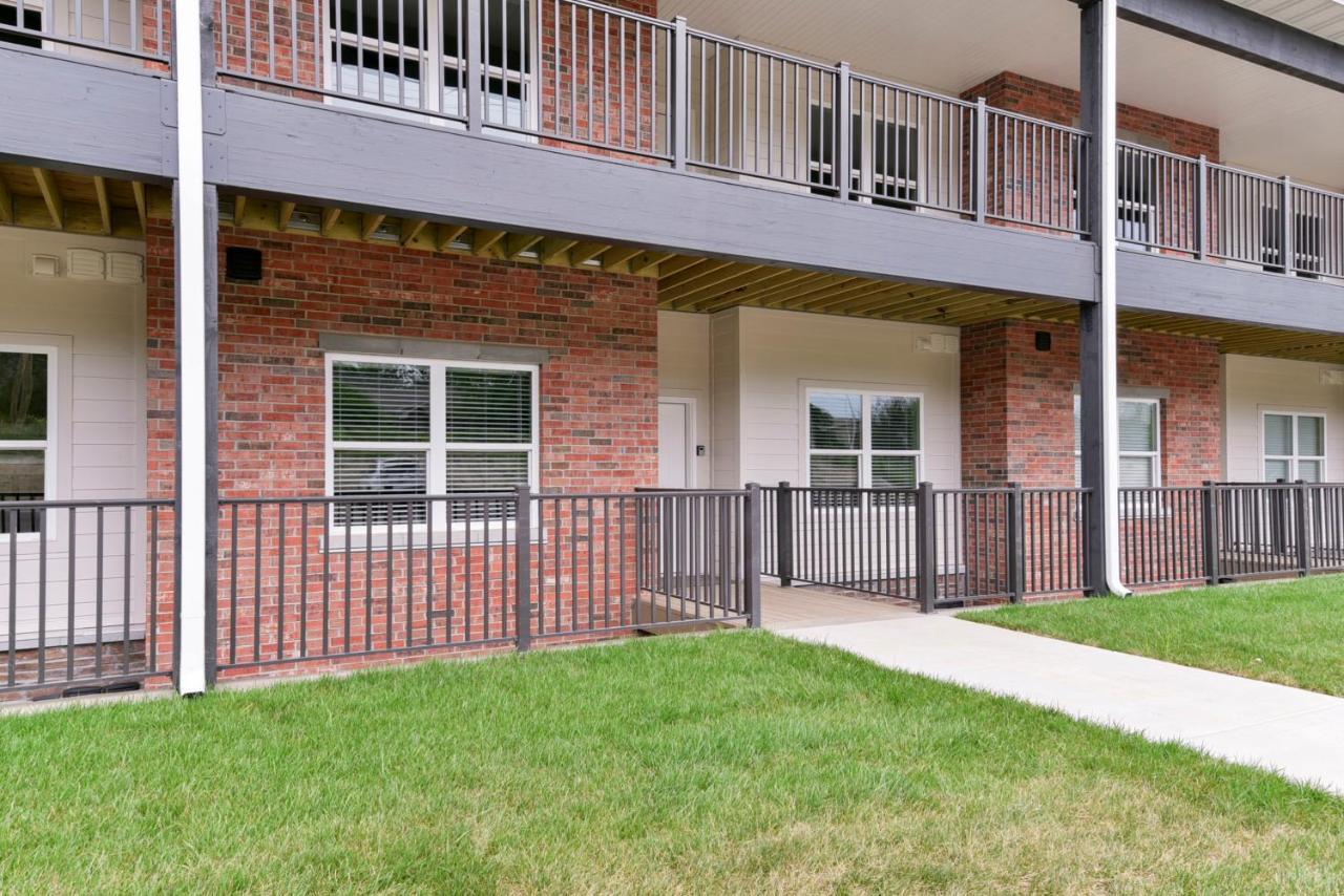 Luxury At Thousand Hills - Heart Of - Beautifully Remodeled - Spacious And Affordable Apartahotel *